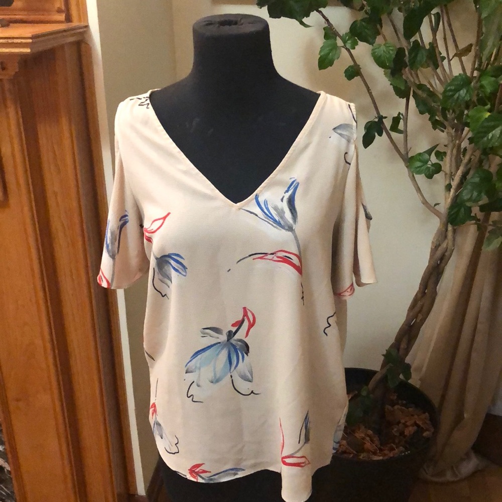 C&E V-Neck Shortsleeved Blouse